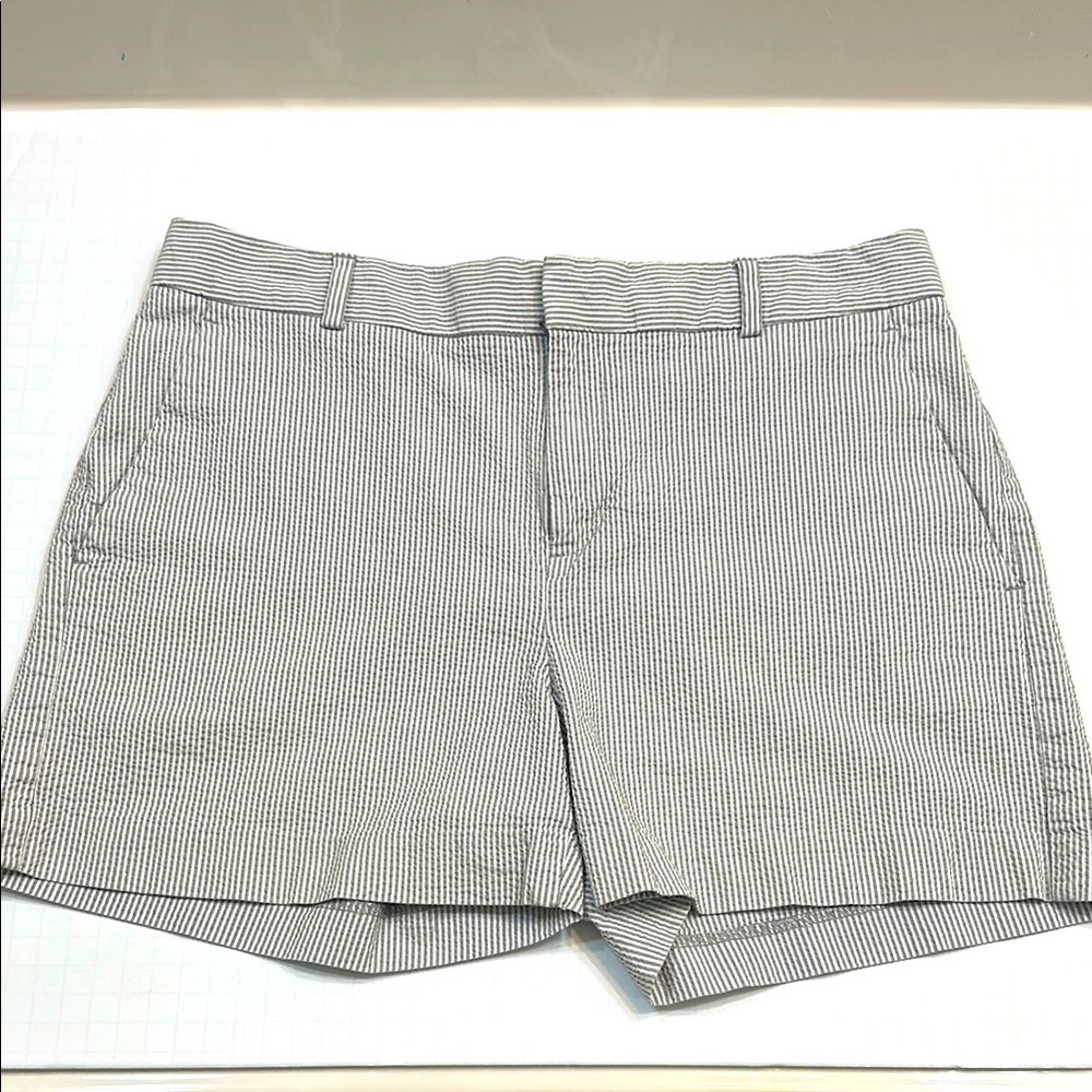Banana Republic Size 6 Striped Gray Women's Shorts - Picture 1 of 6
